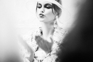 chanel-spring-summer-2018-ready-to-wear-show-atmosphere-20.thumb.jpg.4b3336f46a3ea0166e2fbce22d07bd2c.jpg