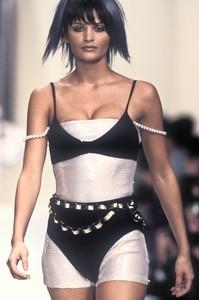 chanel-ss-1994-7.thumb.JPEG.54614d98b5e0872fda02a3d4660ee732.JPEG