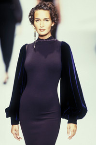 christian-dior-fw-1994-5.thumb.jpg.2e4f546468e0e6af1ef786c821a1955e.jpg