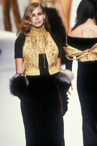 christian-dior-fw-1994-6.thumb.jpg.77d22c860492e087c4a3420431692c9d.jpg