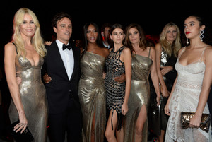 claudia-schiffer-emanuele-farneti-naomi-campbell-kaia-gerber-cindy-crawford.jpg