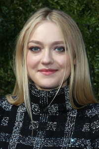 dakota-fanning-tribeca-chanel-womens-filmmaker-program-luncheon-in-nyc-101717-1.jpg