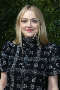 dakota-fanning-tribeca-chanel-womens-filmmaker-program-luncheon-in-nyc-101717-2.jpg