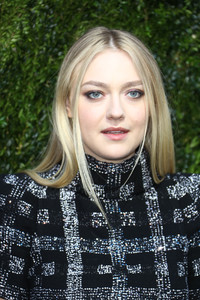 dakota-fanning-tribeca-chanel-womens-filmmaker-program-luncheon-in-nyc-101717-4.jpg