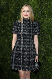 dakota-fanning-tribeca-chanel-womens-filmmaker-program-luncheon-in-nyc-101717-7.jpg