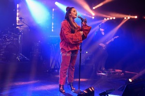 demi-lovato-performs-at-iheartradio-album-release-party-in-nyc-10-07-2017-7.thumb.jpg.7d2ff247bc9e0fc11f84f0024889b895.jpg