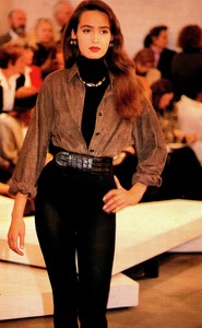 donna-karan-fw-1986.thumb.jpg.dfa28230e3327470cb72e5a2ed4b5997.jpg