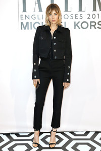 edie_kors_tatler_michaelkors.thumb.jpg.4688ed0fe988a00c30c26bc2a43ef151.jpg
