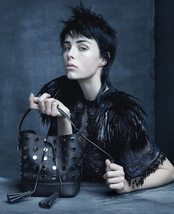 edie_louis_vuitton_ss14.thumb.jpeg.7e8653bc423767d3b9212134ef870bb5.jpeg