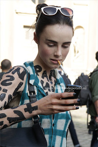 edie_louis_vuitton_ss14_trendystyle_2.thumb.jpg.63866c560c4b242b776edb350e64ff47.jpg