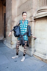 edie_louis_vuitton_ss14_vogue.thumb.jpg.f408fc0be8e2012e0d80a06710331fe6.jpg