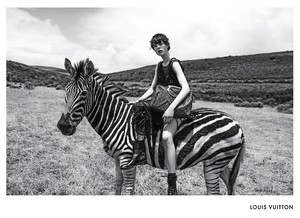 edie_louisvuitton_spiritoftravel_spring14_leblocstudio_2.thumb.jpeg.3789b853203c99ad28d906d5b6484033.jpeg