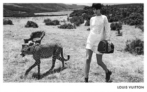 edie_louisvuitton_spiritoftravel_spring14_leblocstudio_5.thumb.jpeg.18d8c0d57107935e6367cf27100e7b23.jpeg