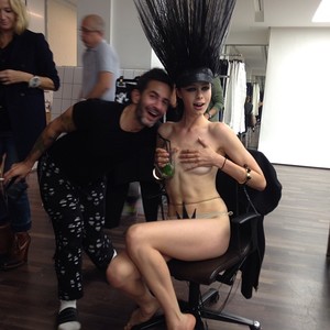 edie_louisvuitton_ss14_2oct13_kegrand.thumb.jpg.0f5e1a4729be984ca0132651a05dc205.jpg