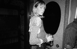 edie_love_miumiu_18sep17_jamesdkelly_1.thumb.jpg.d33f7dbc59efca54a41d56b1ea3c5da1.jpg