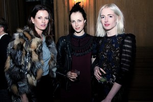 edie_marc_jacobs_beauty_launch_26feb14_wwd.thumb.jpg.c19aae62ac8132d577611a36250bfb71.jpg