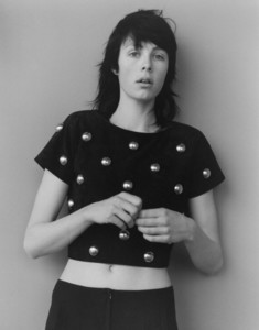 edie_self_service_no40_ss14_theredlist_4.thumb.jpg.eb458c2d20f2561378a7836b4946e37a.jpg