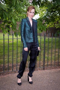 edie_serpentine_1jul14_vogue_2.thumb.jpg.ccb53ea1b67f3cd629d3791477b852dd.jpg