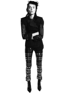edie_vogue_paris_feb14_10.jpg