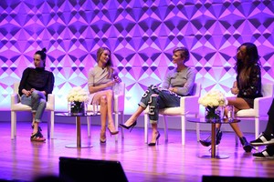 edie_voguefestival_30mar14_vogue_6.thumb.jpeg.68ed42396334fe963f2aeb68df5a4167.jpeg