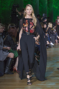 elie-saab-rs18-1334.thumb.jpg.8e11f3390485b4783b1a1477fa4c9bce.jpg