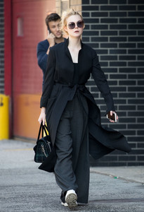 elle-fanning-out-in-nyc-10217-5.jpg