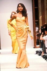 emanuel-ungaro-hc-fw-1985-5.thumb.JPEG.ee453f69d406a0776c243b29759ce88c.JPEG