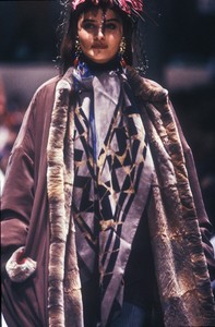 fendi-fw-1992-1.thumb.jpg.9c9ff3dd4bce0b7e9e48cc2e0778ecf4.jpg