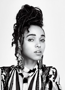 fka-twigs-january-2015-3.jpg