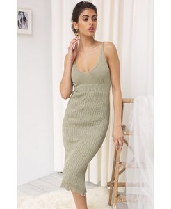 foxy_knit_dress_-_khaki_2_1.thumb.jpg.a24ff5602e6f1f3014393a452b7d4b44.jpg