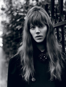 freja-beha-erichsen-by-alasdair-mclellan-for-i-d-magazine-summer-2015-2.thumb.jpg.dc6b0ad40530cce2fcd89c9a6e74452e.jpg