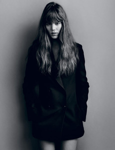 freja-beha-erichsen-by-alasdair-mclellan-for-i-d-magazine-summer-2015-7.thumb.jpg.d290ac0188b3fd68d4ad1be79ff55faf.jpg