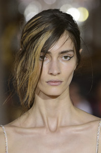 galliano-clpa-rs18-6921.thumb.jpg.89b17660f1be49c672919db2fad69edf.jpg