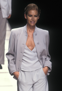 giorgio-armani-fw-1998-2.thumb.png.ac4cc48aa5e163744d39122488d234b2.png