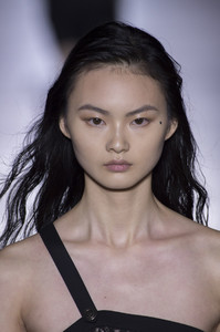 givenchy-clpa-rs18-6011.thumb.jpg.175269e8efb5b9b08b979b18625902d7.jpg