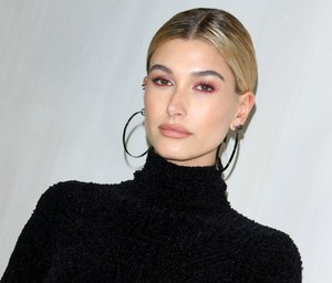 hailey-baldwin-hammer-museum-gala-in-los-angeles-10-14-2017-2.thumb.jpg.c34e6b1ed484cdb0952dca2b5f94a3e0.jpg