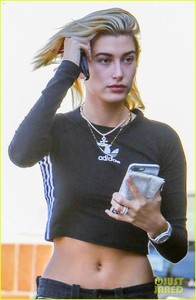 hailey-baldwin-puts-her-toned-abs-on-display-in-adidas-crop-top-08.jpg