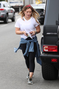 hilary-duff-out-in-west-hollywood-10317-24.jpg