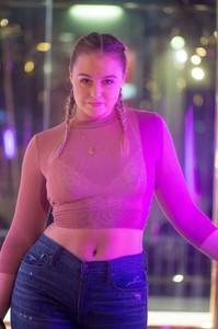 iskra-lawrence-american-eagle-celebrates-40-years-in-nyc-102417-8.jpg