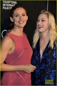 jennifer-garner-maika-monroe-tribes-of-palos-verdes-premiere-10.jpg