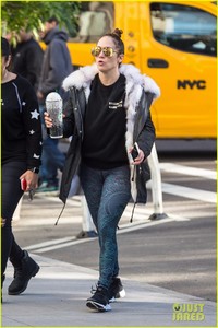 jennifer-lopez-workout-nyc-05.jpg