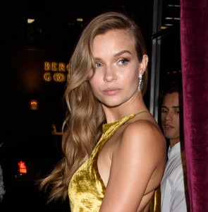 josephine-skriver-bulgari-flagship-store-opening-celebration-in-new-york-10-20-2017-0.thumb.jpg.362a4e603ddf84a77bde307a1ffc44f8.jpg