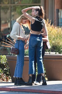 kaia-gerber-out-for-lunch-in-malibu-101117-12.jpg