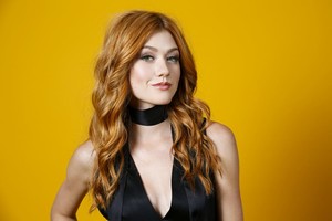 katherine-mcnamara-hollywoodlife-s-exclusive-nycc-portrait-studio-10-07-2017-4.thumb.jpg.08dddfb0257a3359245c8eefbc35313f.jpg