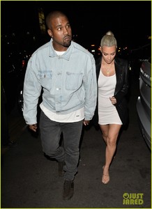 kim-kardashian-celebrates-her-birthday-with-husband-kanye-west-03.jpg