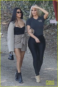 kim-kardashian-kourtney-kardashian-christmas-tree-shopping-25.jpg