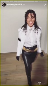 kim-kardashian-kourtney-kardashian-michael-jackson-madonna-04.jpg