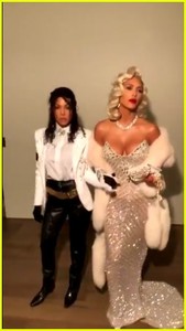 kim-kardashian-kourtney-kardashian-michael-jackson-madonna-07.jpg