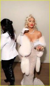 kim-kardashian-kourtney-kardashian-michael-jackson-madonna-09.jpg