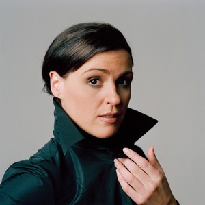 kinopoisk.ru-Suranne-Jones-2260221.thumb.jpg.f2ab11c3bf23dd3c1fd75da0e4fef336.jpg